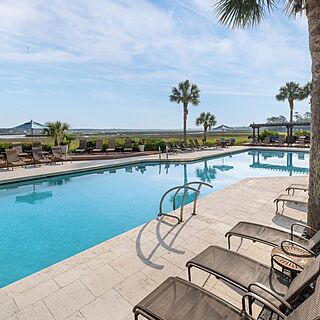 Marriott's Harbour Point and Sunset Pointe at Shelter Cove &mdash; Pool Area With Loungers