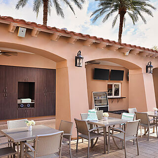 Sheraton Desert Oasis — Pool Bar and Grill