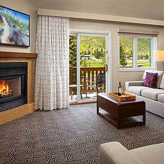 Marriott's StreamSide at Vail - Birch, Douglas, and Evergreen &mdash; Sample Living Area With Attached Balcony - Birch Building