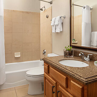 Marriott's StreamSide at Vail - Birch, Douglas, and Evergreen — Sample Bathroom - Birch Building