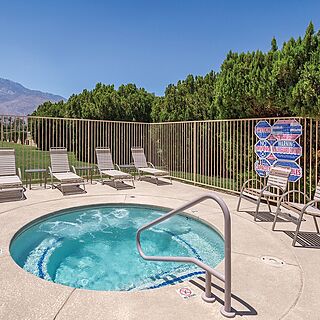 WorldMark Palm Springs - Plaza Resort and Spa — Hot Tub