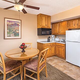 WorldMark Palm Springs - Plaza Resort and Spa — Sample Kitchen
