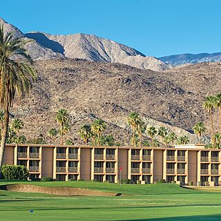 WorldMark Palm Springs - Plaza Resort and Spa — Exterior