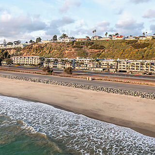 Riviera Beach & Shores, a Hilton Vacation Club — Exterior