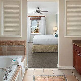 Hyatt Windward Pointe Resort &mdash; Sample Bathroom