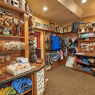 Big Cedar Wilderness Club &mdash; Marketplace and Gift Shop