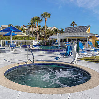 Hilton Vacation Club Charter Club Naples Bay — Hot Tub