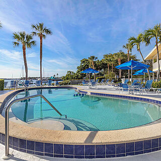 Hilton Vacation Club Charter Club Naples Bay — Pool
