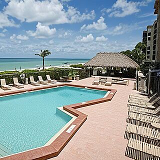 Vanderbilt Beach and Harbour Club — Outdoor pool