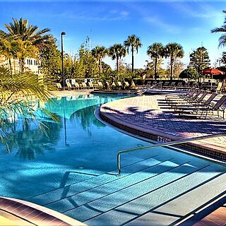 Vista Cay Resort by Millenium — Outdoor swimming pool