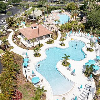 Vista Cay Resort by Millenium — Outdoor swimming pool