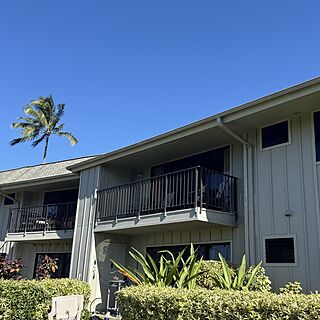 View of the exterior of 12 f see balcony from the outside