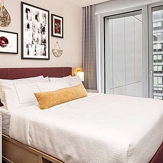 Hilton Club, The Central at 5th New York — Sample bedroom