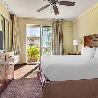 The Point at Poipu — Sample bedroom