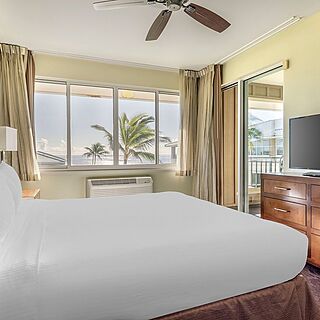 The Point at Poipu — Sample bedroom