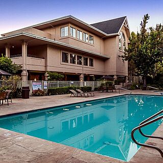 RiverPointe at Napa Valley — Outdoor swimming pool