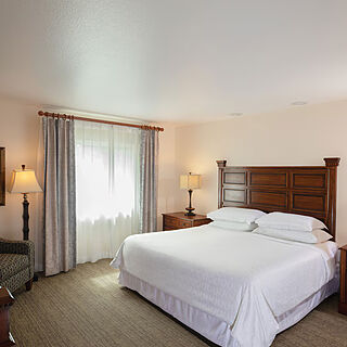 Sheraton Vistana Resort — Sample townhouse bedroom