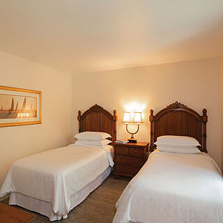 Sheraton Vistana Resort — Sample townhouse bedroom