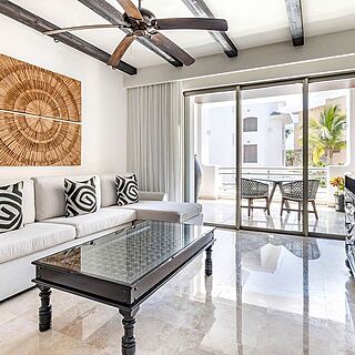 Hilton Vacation Club Cabo Azul Los Cabos — Sample villa living area