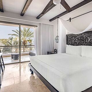 Hilton Vacation Club Cabo Azul Los Cabos — Sample villa bedroom