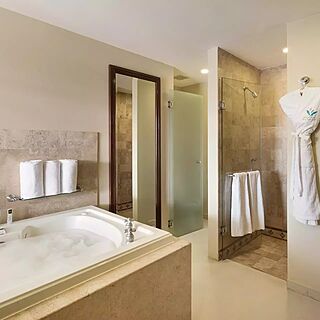 Villa del Arco Beach Resort & Spa — Sample two-bedroom penthouse bathroom