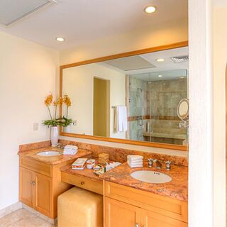 Villa del Arco Beach Resort & Spa — Sample three-bedroom bathroom