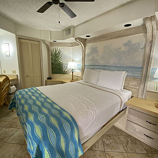 Voyager Beach Club — Sample bedroom