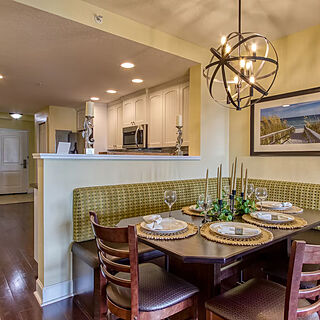New Hotel Collection Harbourside Resort &mdash; Sample dining area
