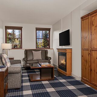 Marriott Grand Residence Club - Lake Tahoe — Sample three-bedroom residence living area