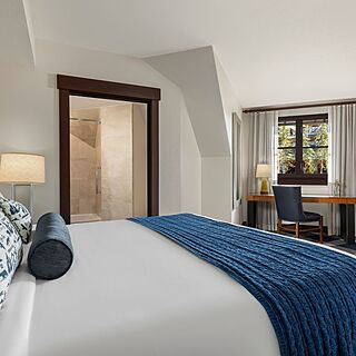 Marriott Grand Residence Club - Lake Tahoe — Sample penthouse bedroom