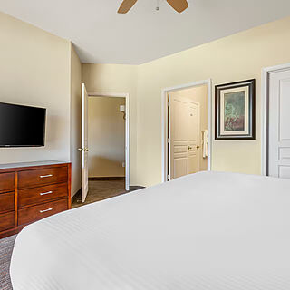 Hilton Vacation Club Scottsdale Links Resort — Sample bedroom