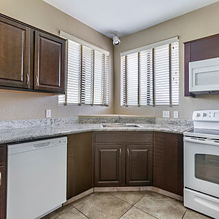 Hilton Vacation Club Scottsdale Links Resort &mdash; Sample kitchen