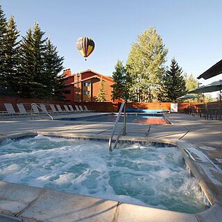 WorldMark Steamboat Springs Resort — Outdoor whirlpool hot tub