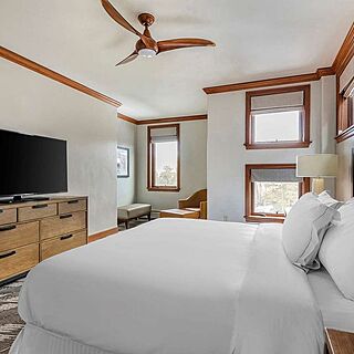 Valdoro Mountain Lodge, a Hilton Grand Vacations Club — Sample suite kitchen