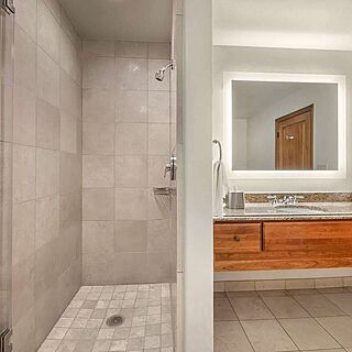 Valdoro Mountain Lodge, a Hilton Grand Vacations Club — Sample suite bathroom