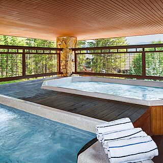 Valdoro Mountain Lodge, a Hilton Grand Vacations Club — Outdoor hot tubs