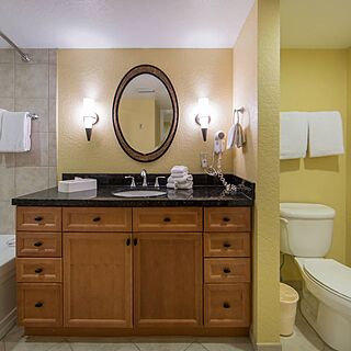 Holiday Inn Club Vacations at Orange Lake Resort - West Village — Sample one-bedroom clubhouse bathroom
