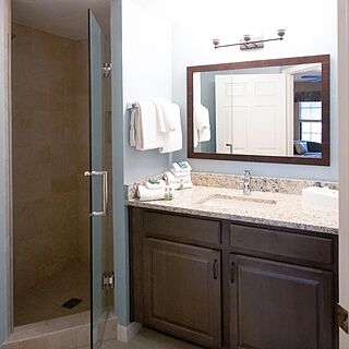 Holiday Inn Club Vacations at Orange Lake Resort - North Village — Sample three-bedroom bathroom