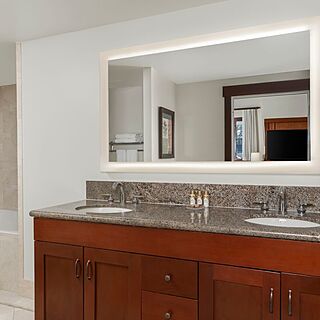 Marriott Grand Residence Club - Lake Tahoe — Sample penthouse bathroom