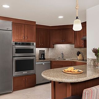 Marriott Grand Residence Club - Lake Tahoe — Sample penthouse kitchen