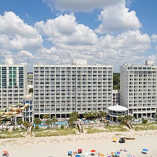 Crown Reef Beach Resort and Waterpark — Exterior