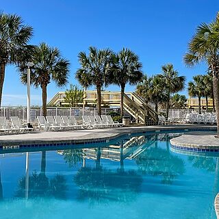 Crown Reef Beach Resort and Waterpark — Outdoor pool