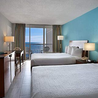 Crown Reef Beach Resort and Waterpark — Sample bedroom