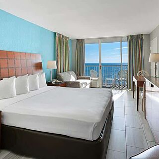 Crown Reef Beach Resort and Waterpark — Sample bedroom