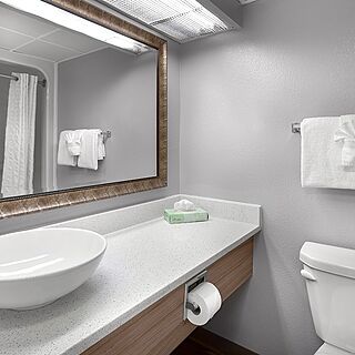 Crown Reef Beach Resort and Waterpark — Sample bathroom