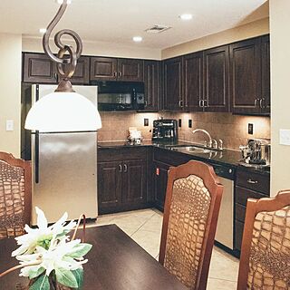 Holiday Inn Club Vacations at Orange Lake Resort - River Island — Sample Signature villa kitchen