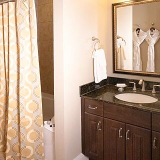 Holiday Inn Club Vacations at Orange Lake Resort - River Island — Sample Signature villa living area