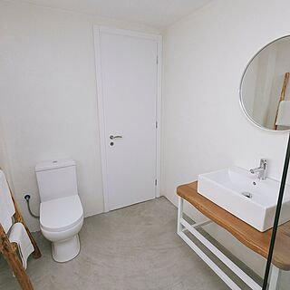 Karma Minoan — Sample bathroom