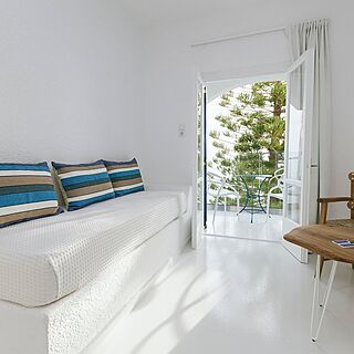 Karma Minoan — Sample living area