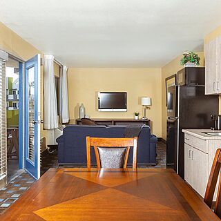 The Nautical Beachfront Resort &mdash; Sample dining area